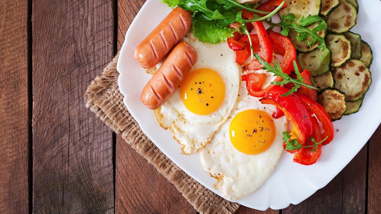 Jedzenie śniadań i ich wpływ na nasze funkcjonowanie